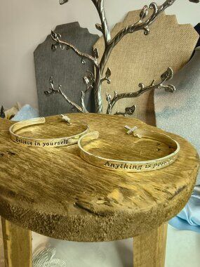 Set of 2 Silver Tone Inspirational Bangles